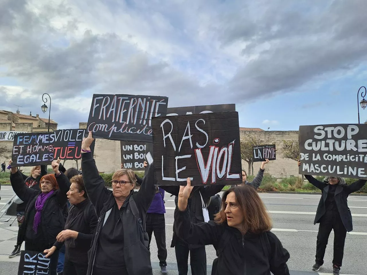 Procès des viols de Mazan et de Dominique Pelicot : à l’heure des réquisitions, les féministes en ont « ras le viol »