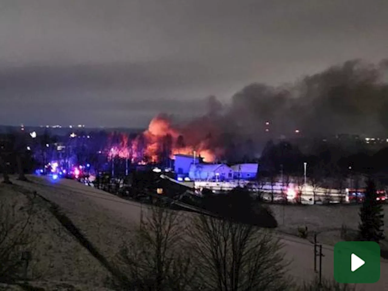 Vilnius, aereo cargo si schianta contro un palazzo: almeno un morto