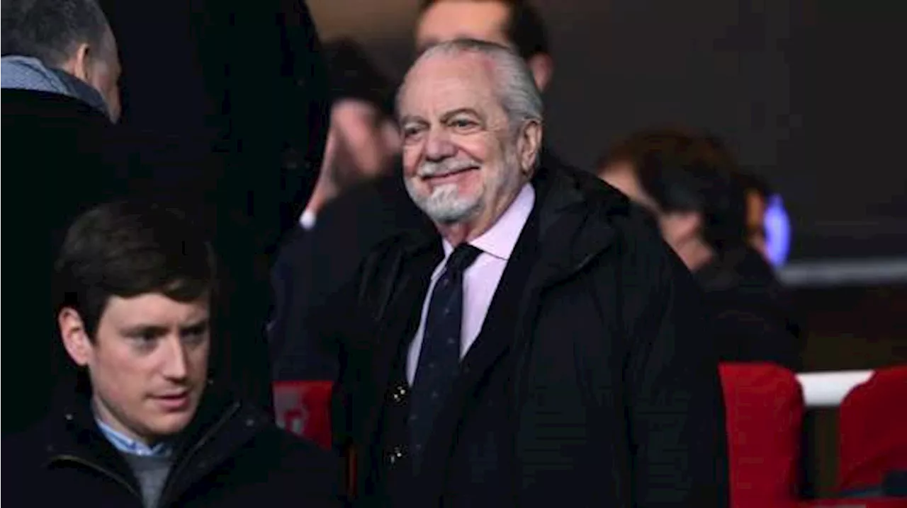 Napoli, De Laurentiis con Conte e Di Lorenzo in visita al murales di Maradona