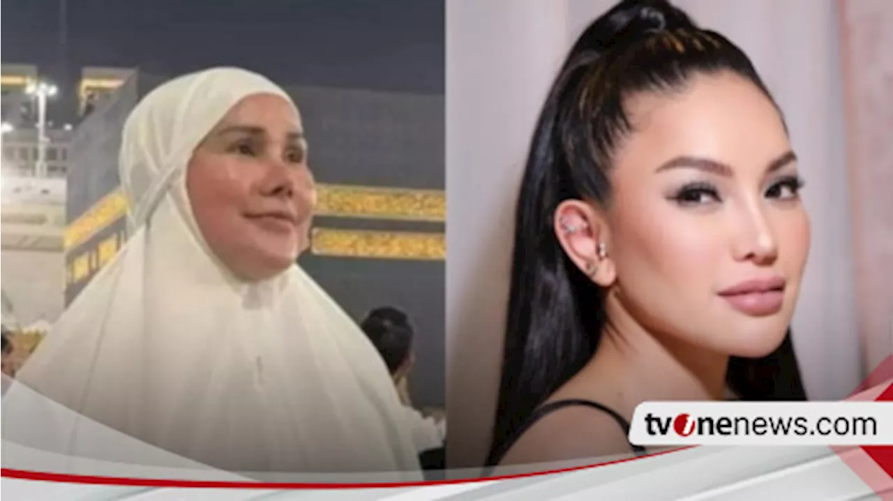 Sambil Cium Ka'bah, Isa Zega Menangis Panjatkan Doa ini Untuk Nikita Mirzani, Katanya...