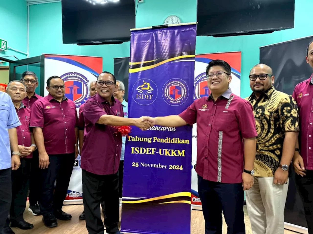 Tabung pendidikan ISDEF-UKKM bantu pelajar B40