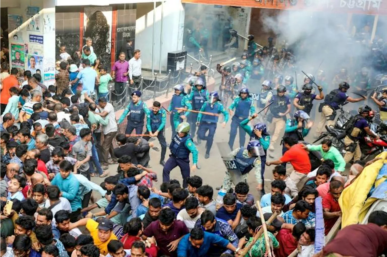 Bangladesh Hindu protest over leader arrest, one dead