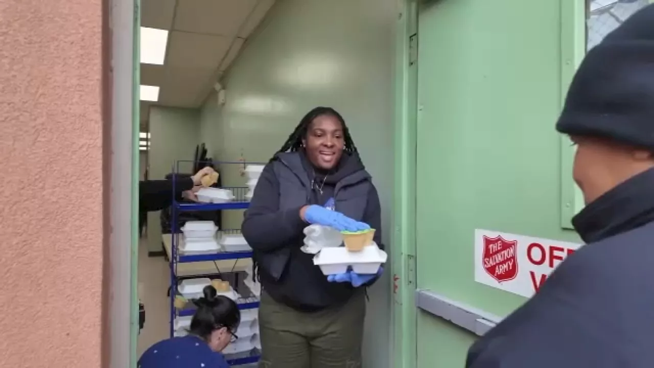 Salvation Army, local police serve up turkey dinners in Union City ahead of Thanksgiving