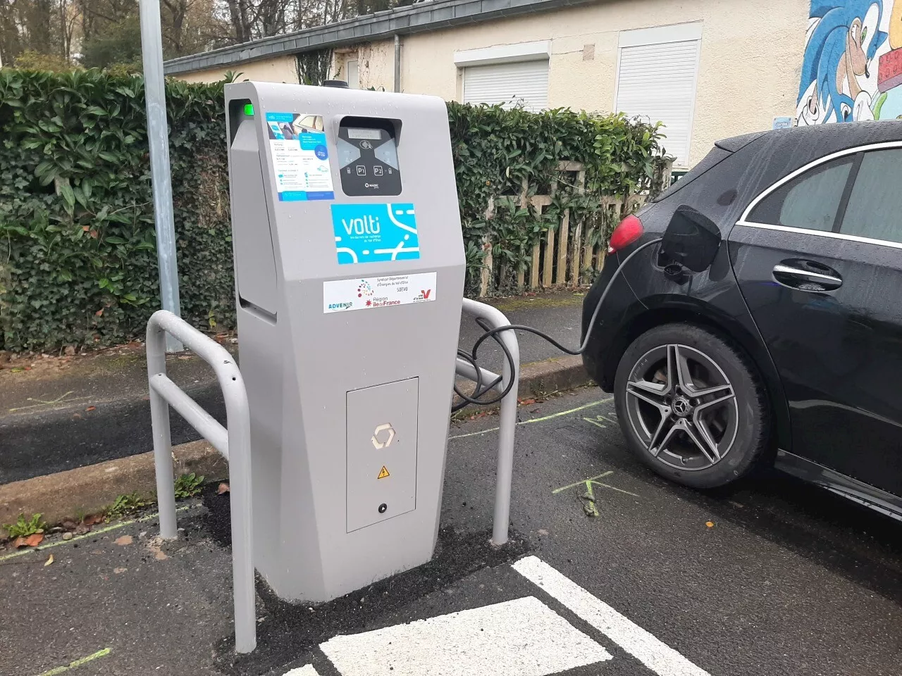 Une nouvelle borne de recharge électrique disponible dans cette ville du Val-d'Oise