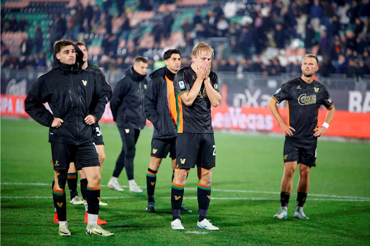 Lecce espugna Venezia 1-0 con Dorgu e un super Falcone