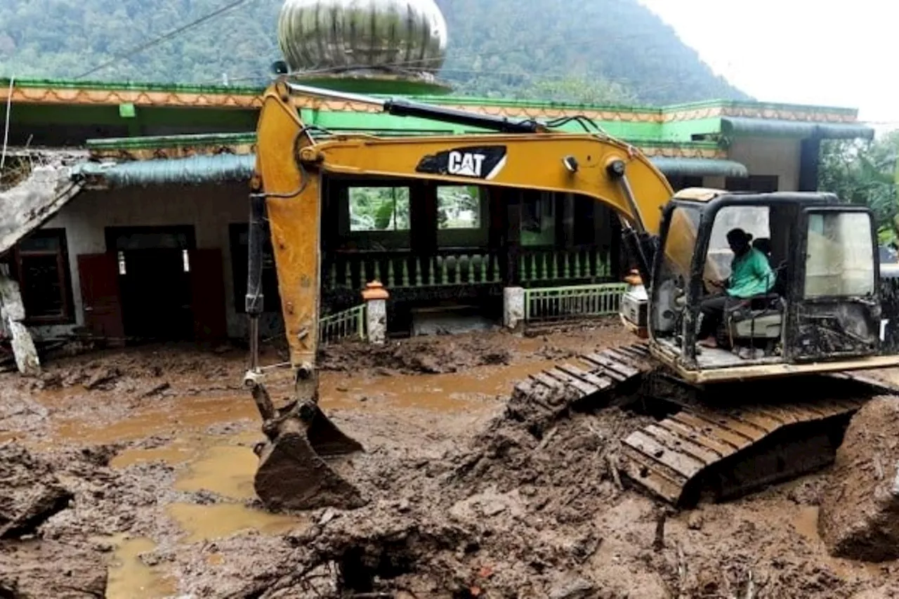 15 dead and 7 missing after landslides and flooding tragedy in Indonesia