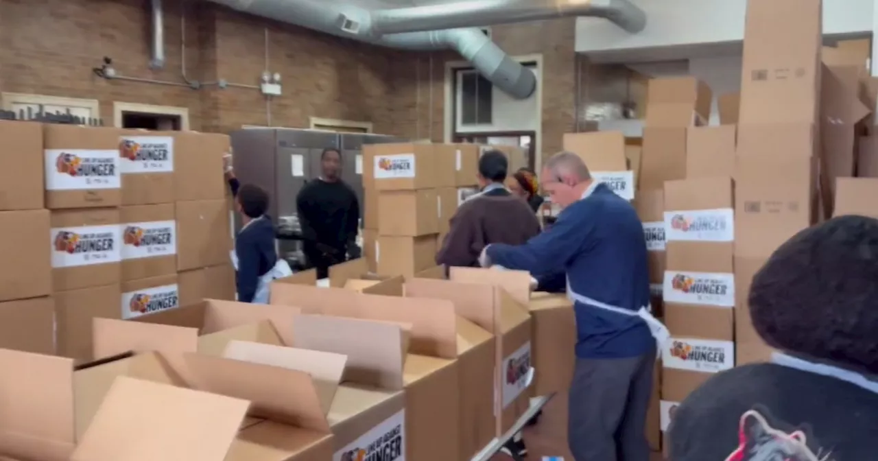 West Side community center partners with Chicago Bears for 4th Thanksgiving meal giveaway