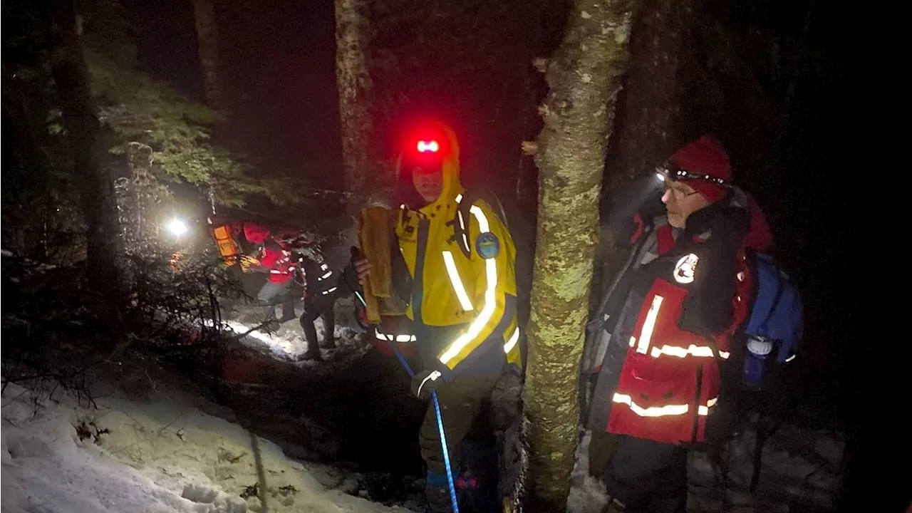 Search and Rescue Team Rescues Hikers During Chilly Night in Wye Lake