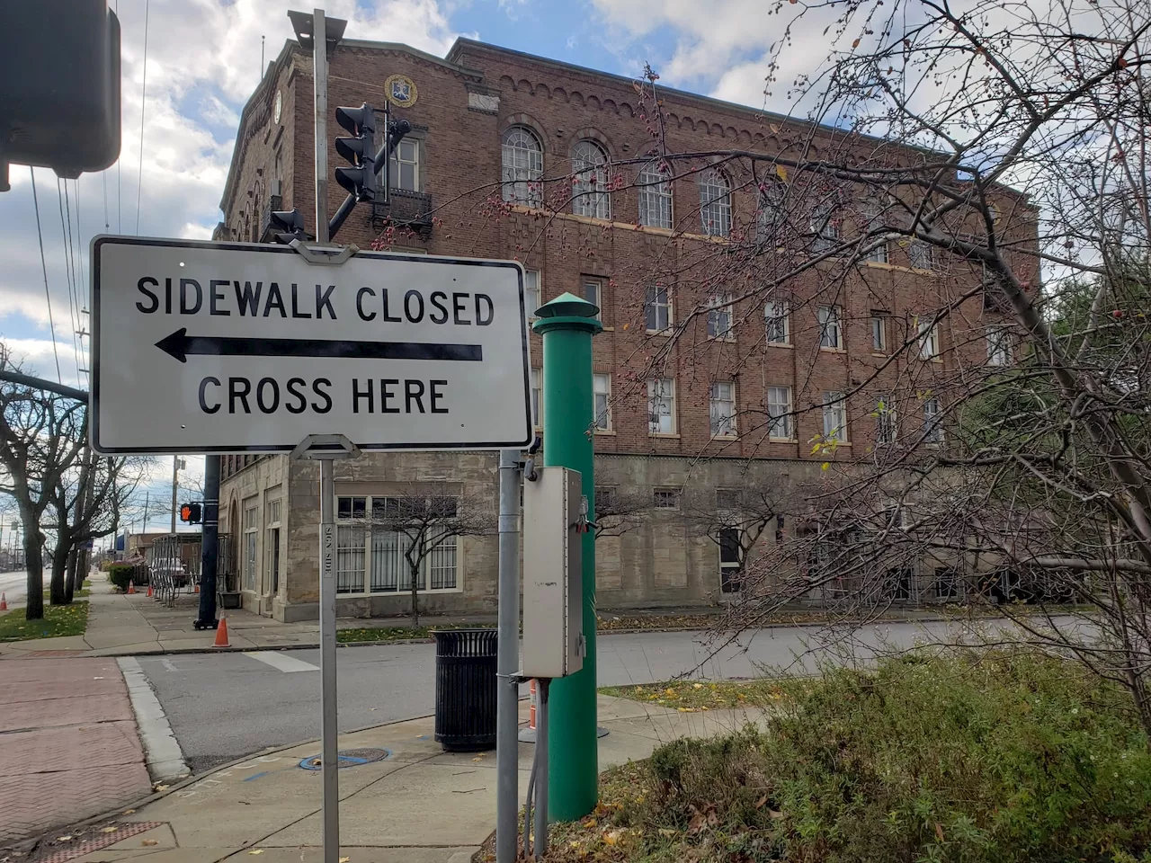 Shaker Heights OKs fencing around historic building over owner’s objections