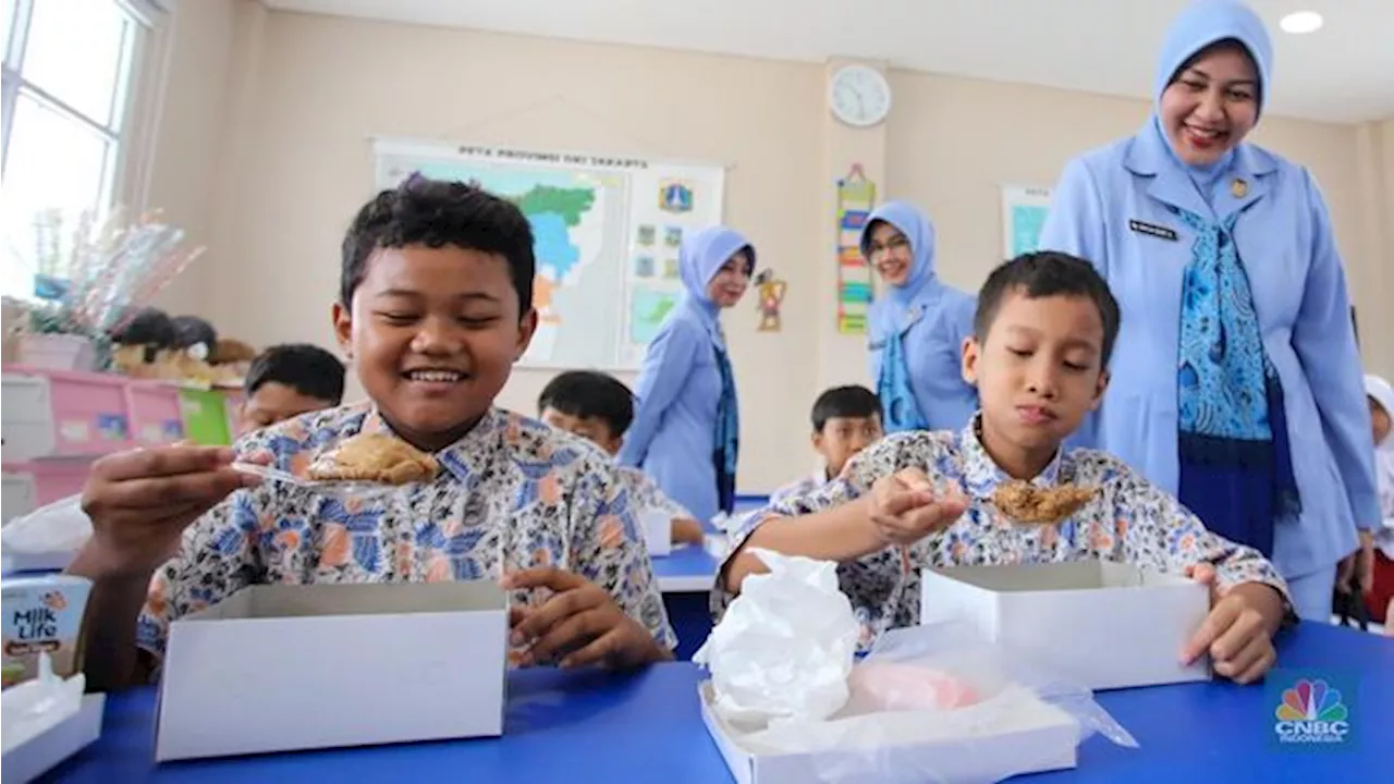 Siswa SD di Halim Happy Dapat Makan Bergizi Gratis, Isi Menunya Ini