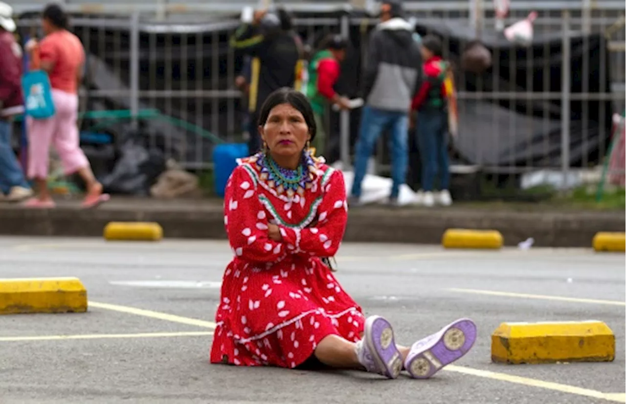 Des milliers d'indigènes à Bogota pour protester contre leur sort dans leur territoire