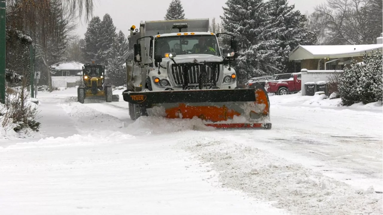 Lethbridge activates snow routes, windrow assistance program