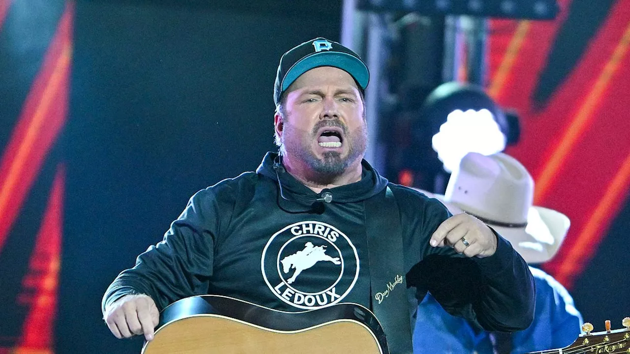 Garth Brooks Makes Last Minute Decision to Perform After Canceled Concert