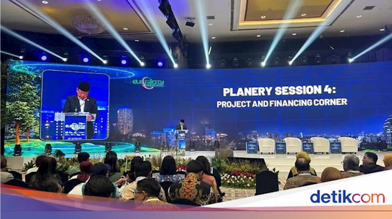 Komut PLN Paparkan Strategi Jitu Tarik Investasi Hijau buat Transisi Energi