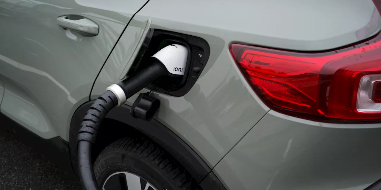 La Californie Subventionnera des Voitures Électriques Si Le Crédit D'Impôt Fédéral Est Annulé