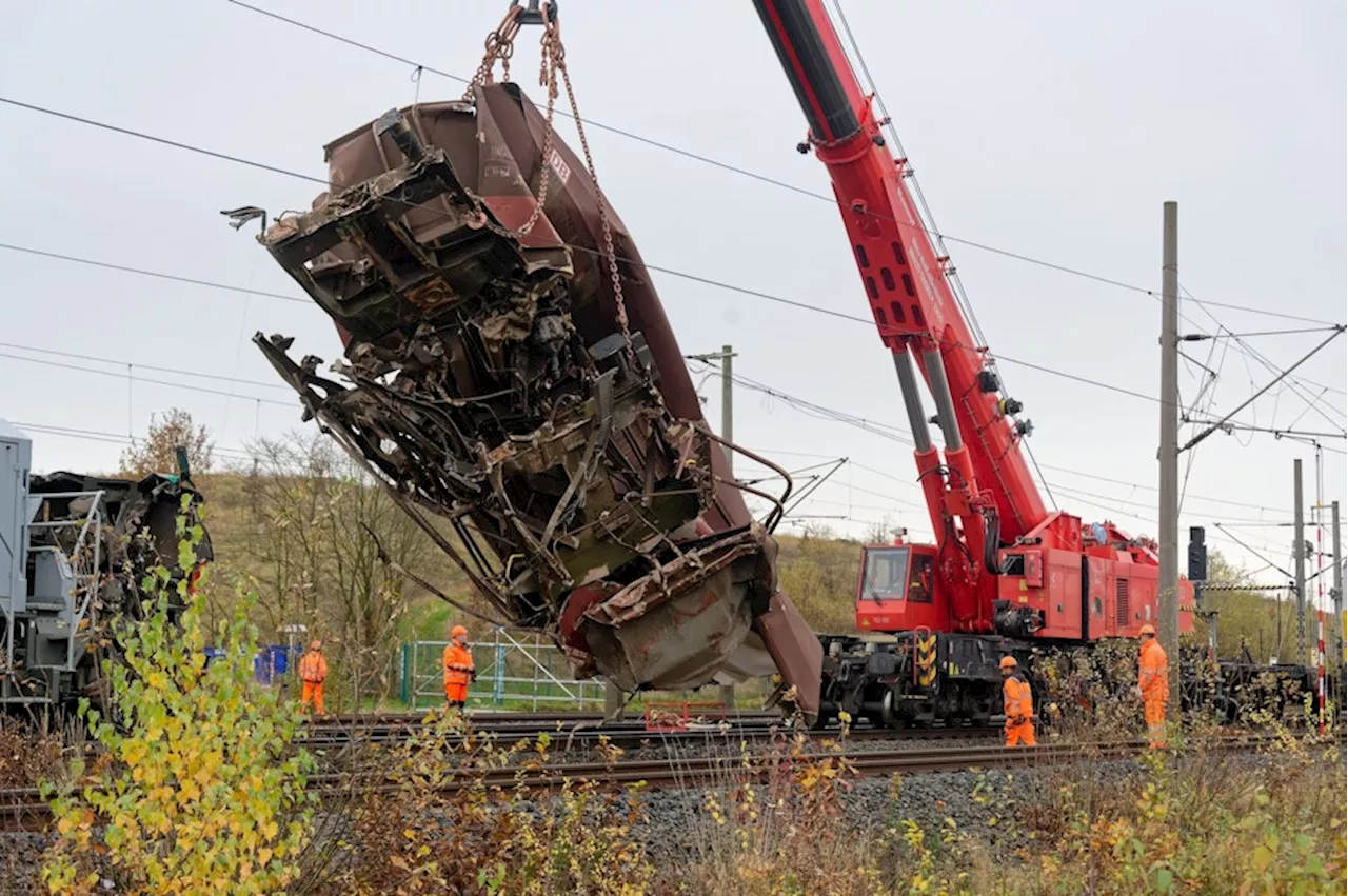 Zug entgleist: Bahnstrecke Köln-Aachen teilweise wieder frei