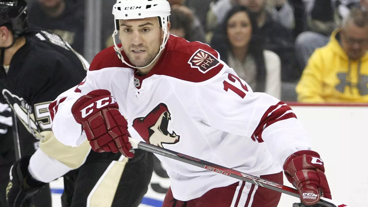 Former Arizona Coyotes player, Paul Bissonnette, assaulted at Scottsdale restaurant