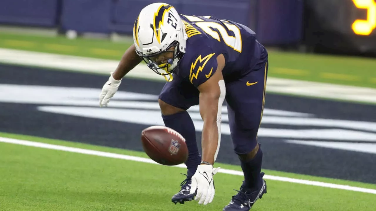 Chargers RB J.K. Dobbins suffers knee injury in his reunion game with Ravens