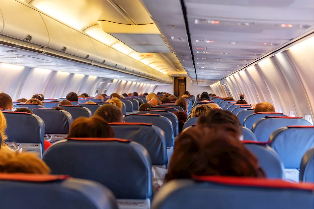 Airline Passenger's Mannerless Behavior Causes Debate on Reddit