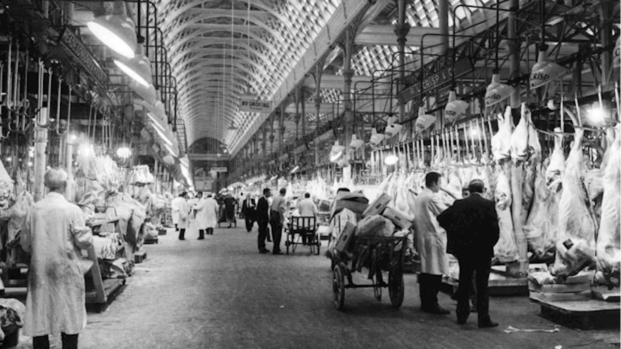 City of London votes to close Smithfield meat market