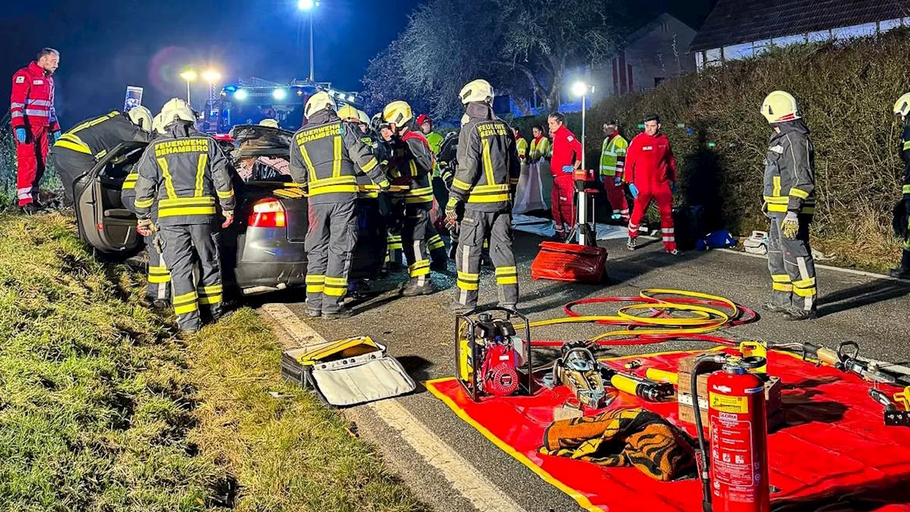 Verkehrsunfall in Haidershofen: Drei Fahrzeuge kollidieren, zwei Tote