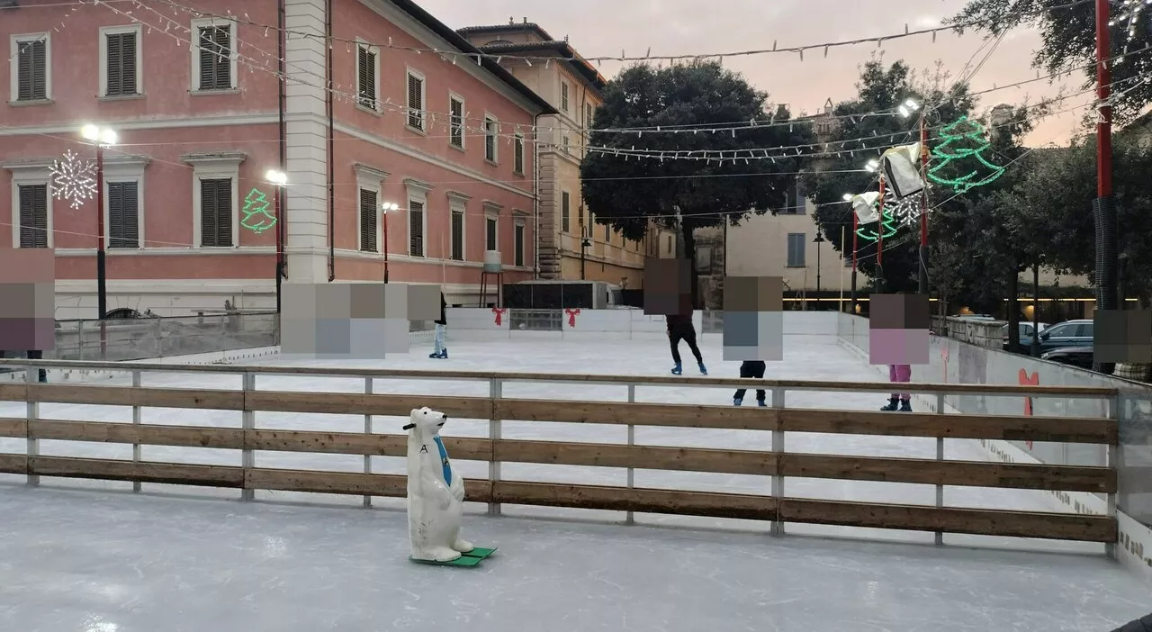 Foligno, la pista di ghiaccio piace subito e per il Capodanno da piazza San Domenico si va su Rai 2