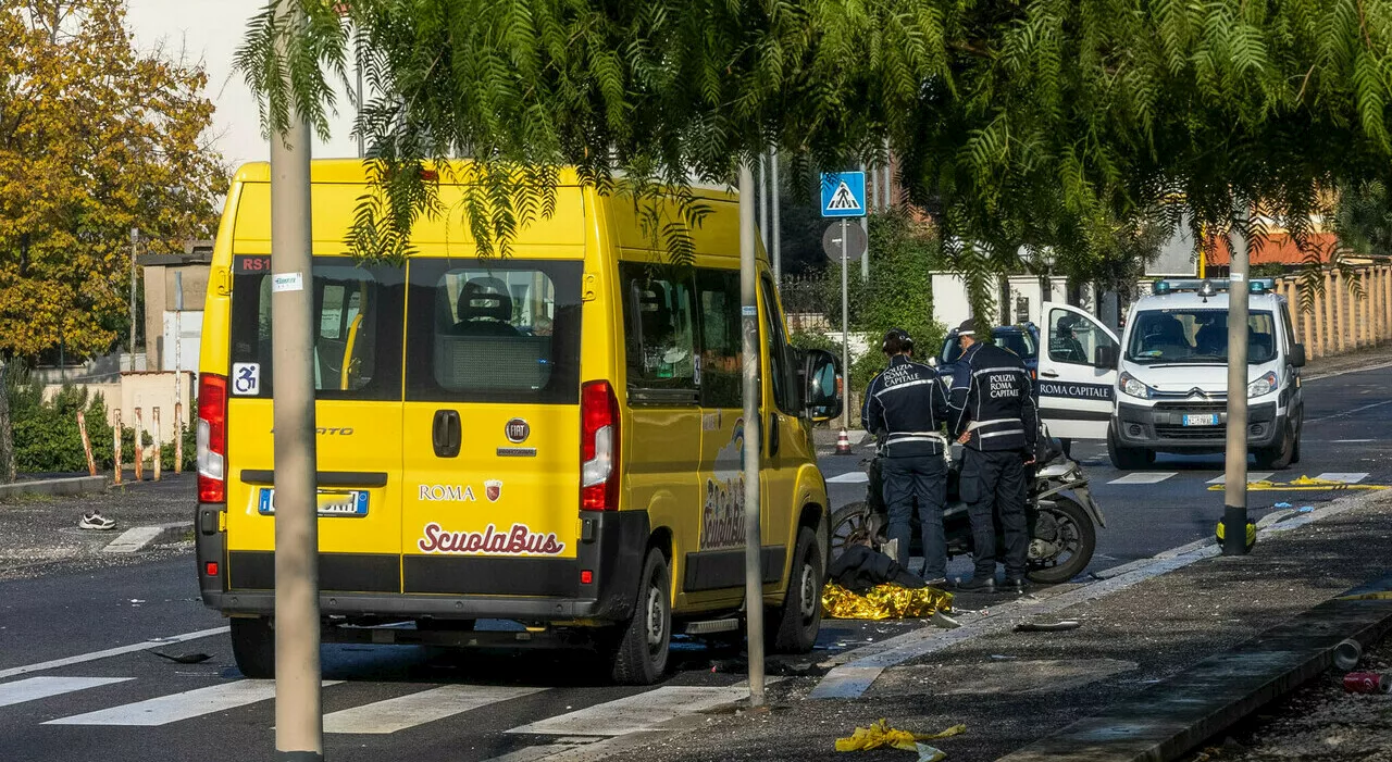 Incidente mortale tra scuolabus e scooter a Tor Cervara