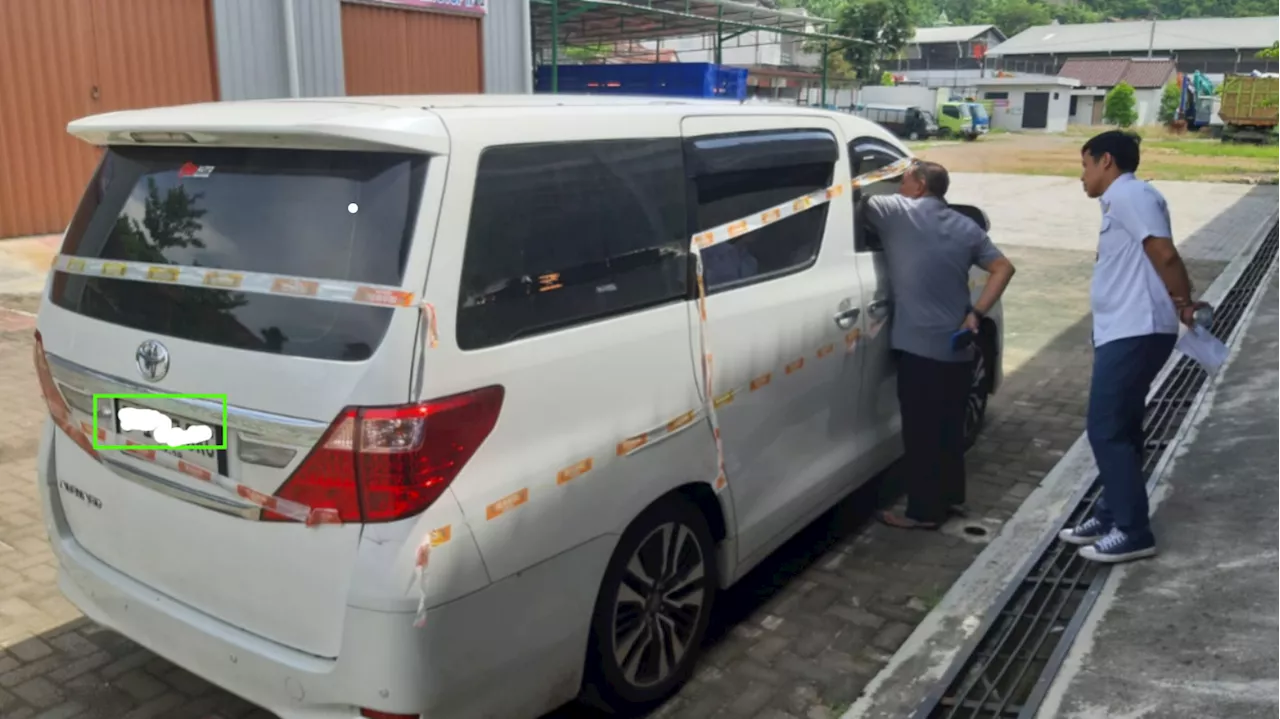 Bea Cukai Serahkan Barbuk Kasus Rokok Ilegal ke Kejari Kota Semarang, Ada Mobil Mewah