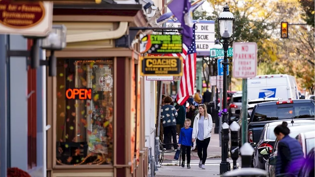 US consumer confidence ticks higher on better outlook for hiring