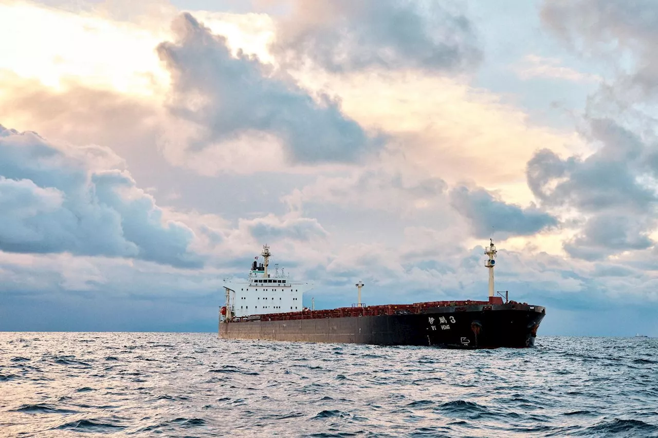 Câbles sous-marins rompus: la Suède souhaite que le cargo chinois suspect gagne ses eaux territoriales