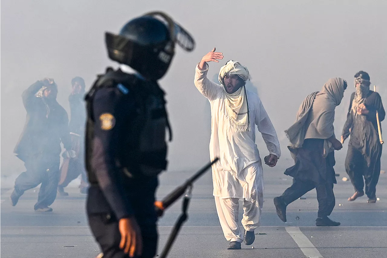 Imran Khan's Supporters Clash with Police in Islamabad