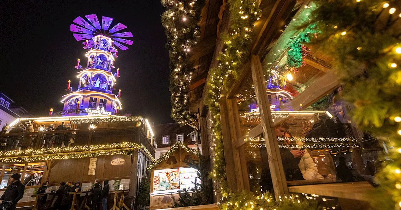 Diebstahl bei Stand auf Paderborner Weihnachtsmarkt: Trickdiebe erbeuten Bargeld