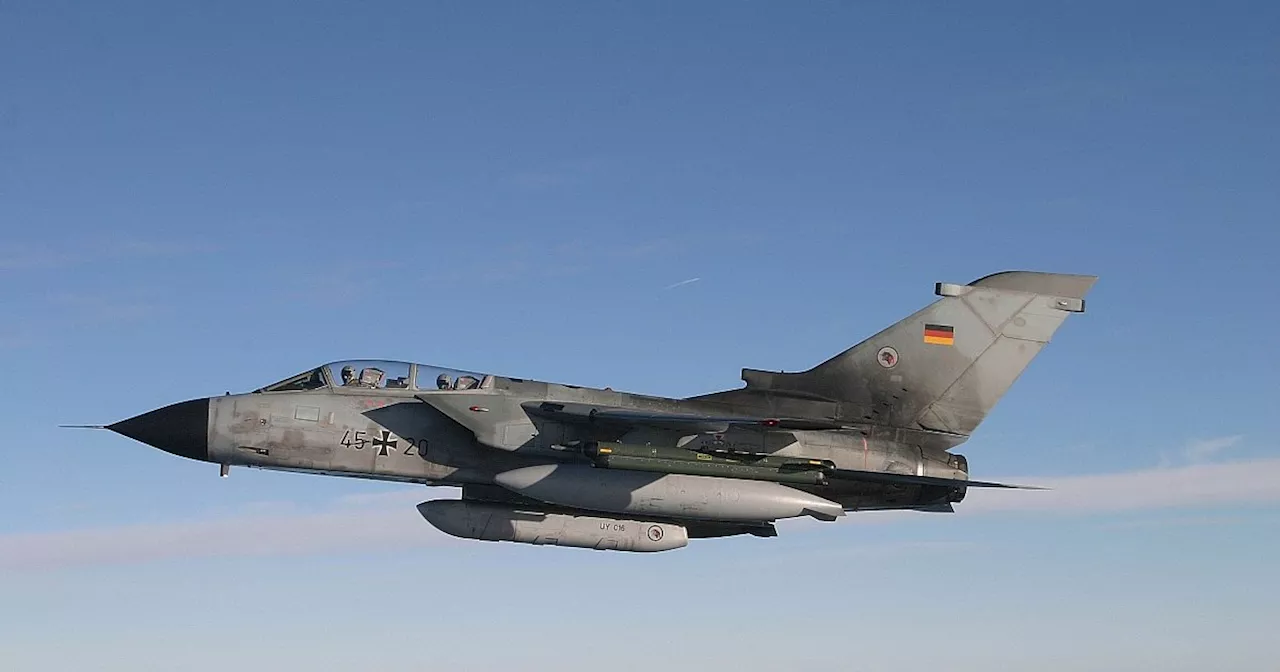 Kampfflugzeug über Bielefeld: Tornado-Jet sorgt für Aufregung