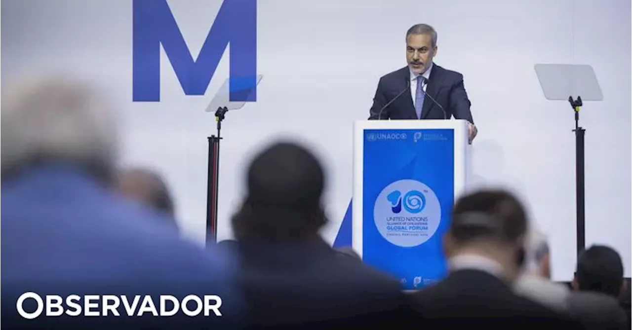 Ministro dos Negócios Estrangeiros turco critica ausência de Israel do Fórum da Aliança das Civilizações