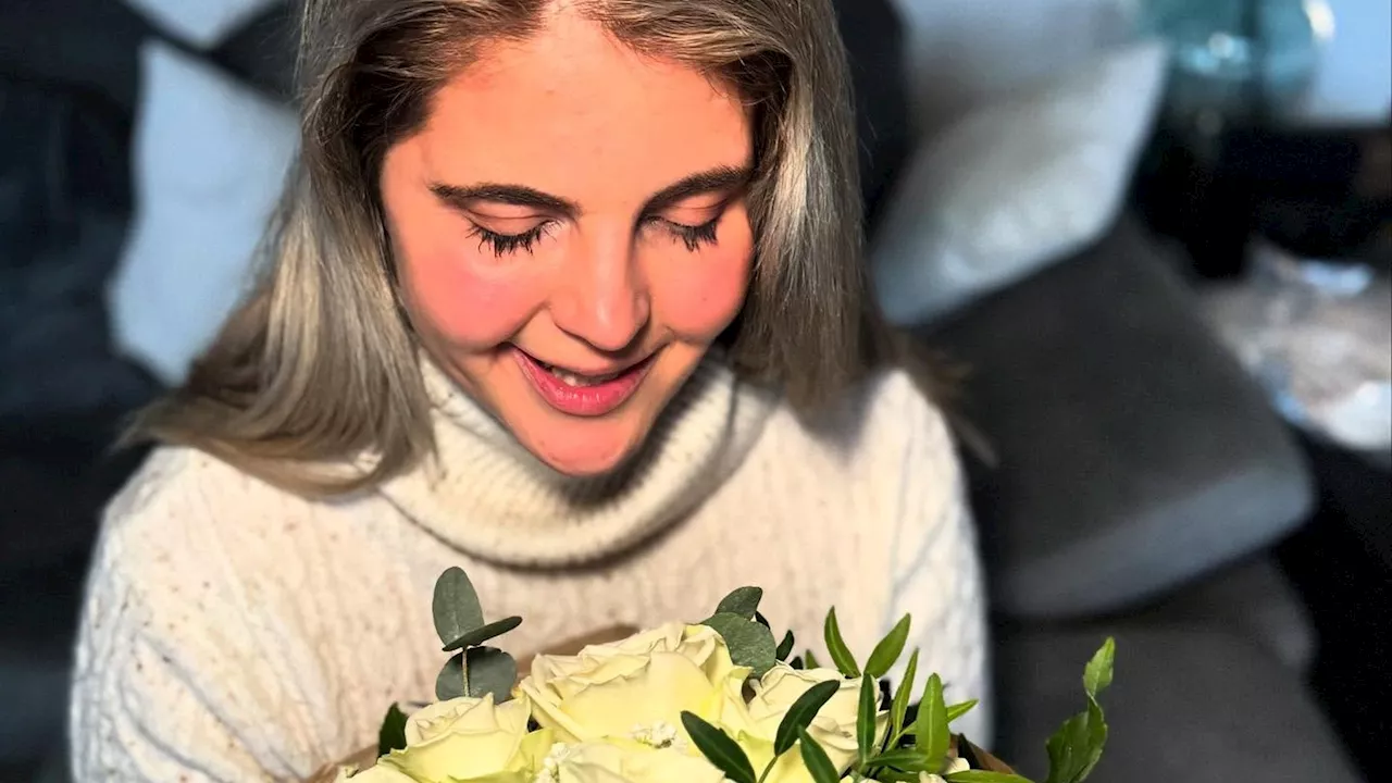 Coupleontour-Ina bekommt Rosen von ihrem Fabi geschenkt