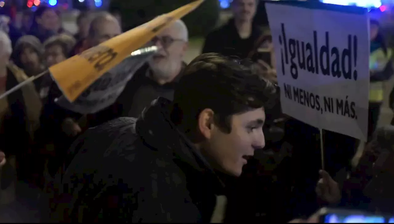 Manifestantes expulsan a Vito Quiles de la protesta contra la violencia machista