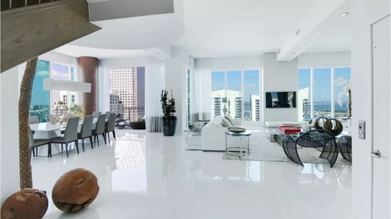 Inside a Gleaming $10 Million Triplex Penthouse on Miami’s Gated Brickell Key