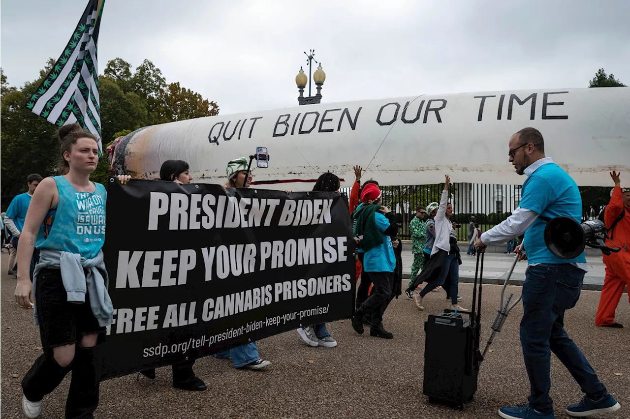 Dems Call on Biden to Limit Weed Prosecutions Before Trump Takes Over