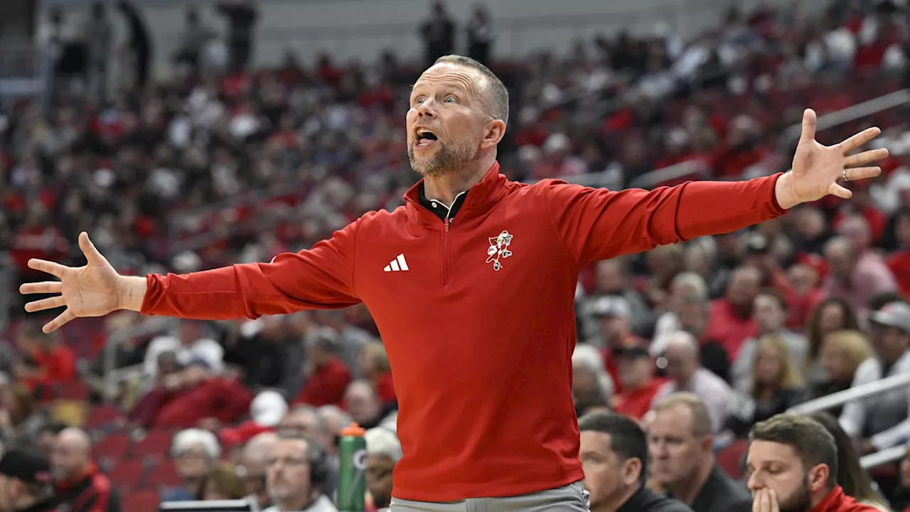 Louisville Coach Pat Kelsey Has Personal Connection To Indiana