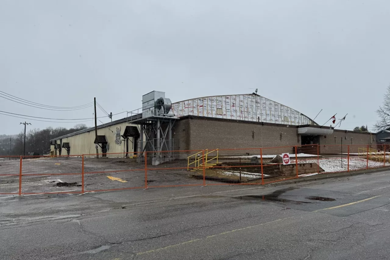 Suzanne Rogers ve Edward Rogers, Elliot Lake Centennial Arena'ya 3 Milyon Dolar Katkı Sağlayacak