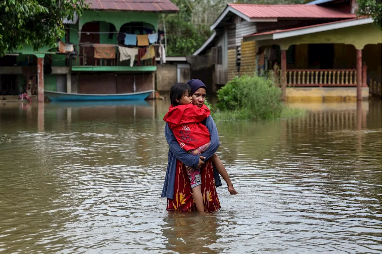 Heavy Rain Causes Flooding in 10 Villages in Kuala Krai