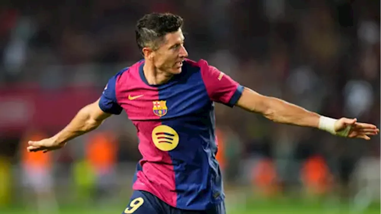 Lewandowski hits Champions League century as Barca beat Brest