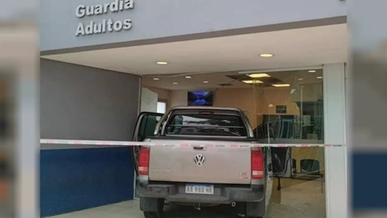 Miembro de la barra de Boca choca contra hospital en San Isidro