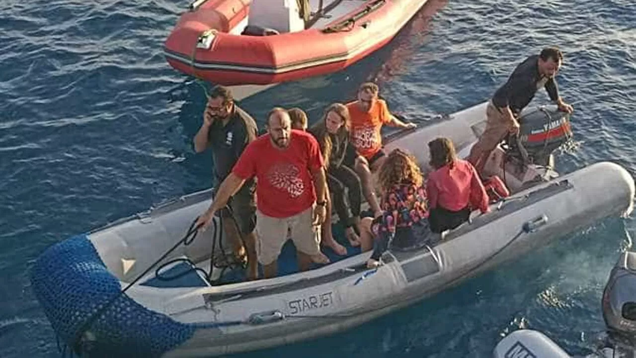 Recuperati i corpi di tre turisti, 13 ancora dispersi nel naufragio di uno yacht nel Mar Rosso