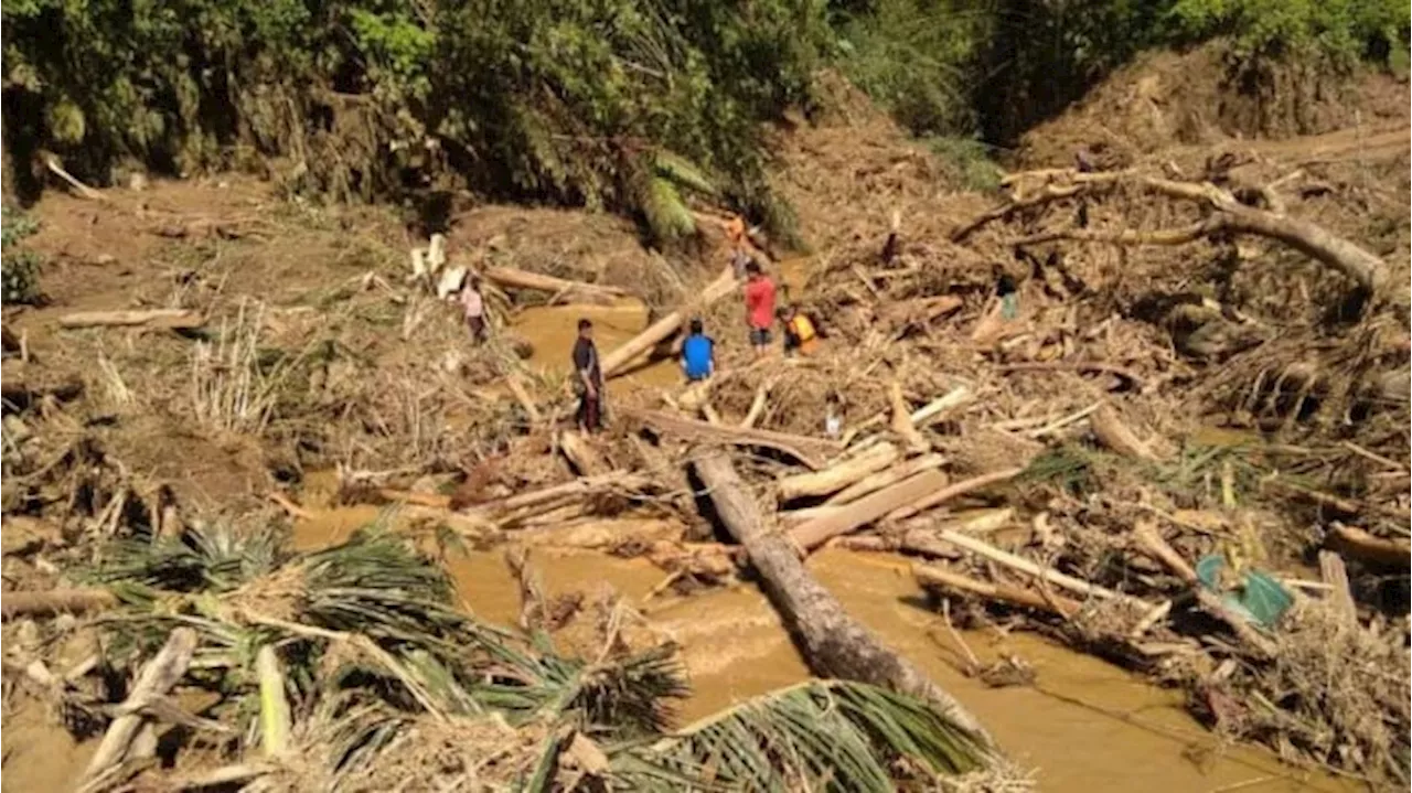 20 Orang Meninggal Dunia Akibat Banjir Bandang dan Tanah Longsor di Sumut