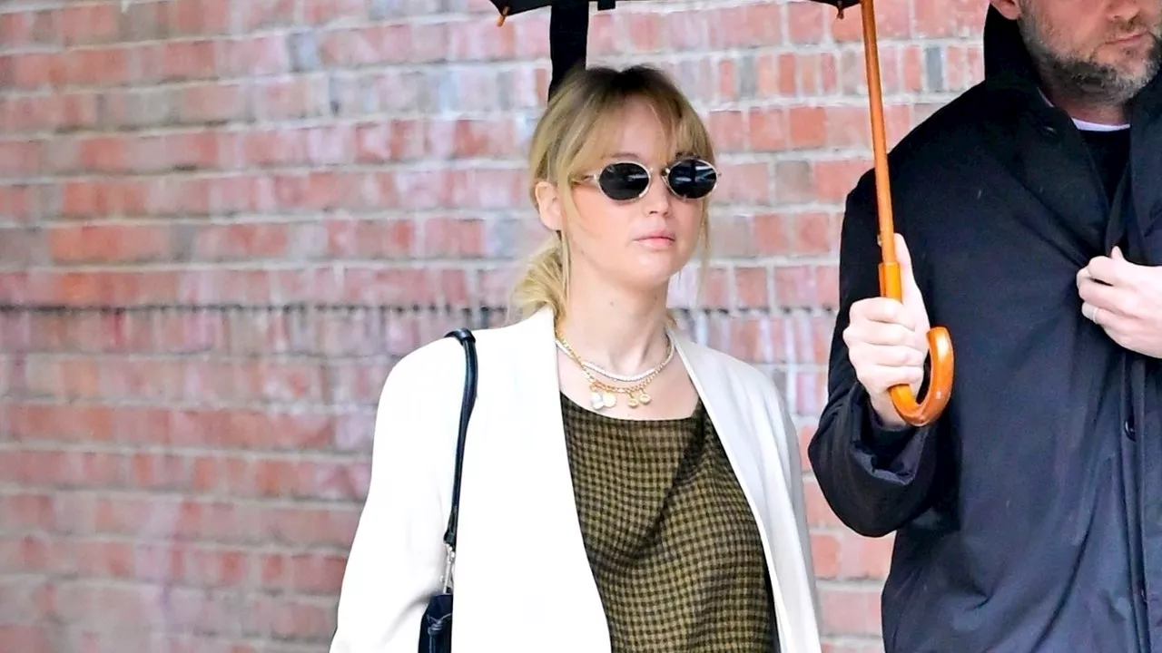 Jennifer Lawrence Does Rainy Day Maternity Style