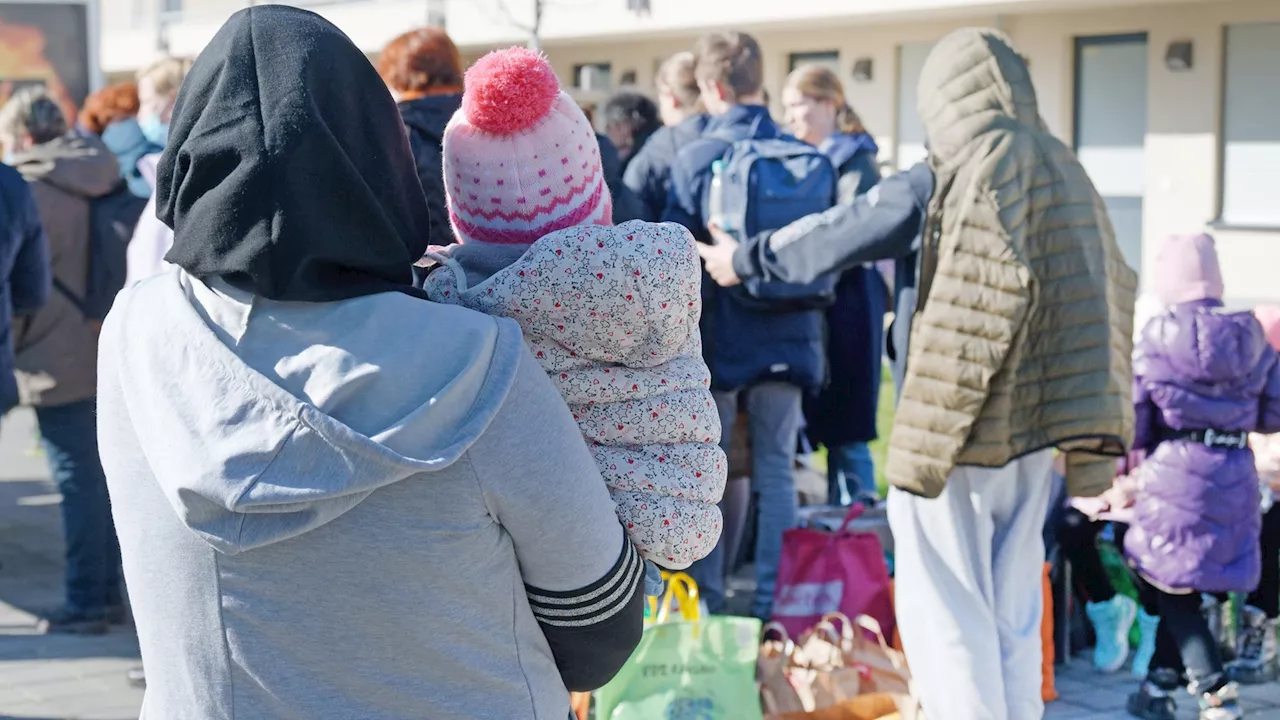 Hoffnung und Skepsis: Geflüchtete in Köln zur geplanten Bezahlkarte