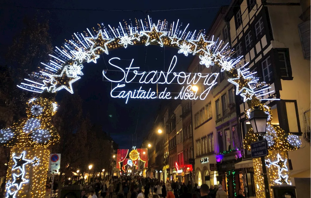 Strasbourg : Le Marché de Noël Ouvre Ses Portes Pour Un Mois de Fête