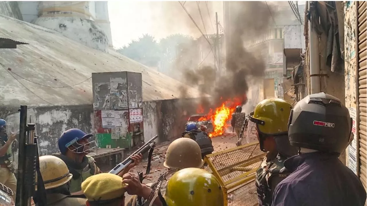 संभल में बवाल करने वालों की खैर नहीं... चौराहों पर लगेंगे पत्थरबाजों के पोस्टर, नुकसान की वसूली भी होगी