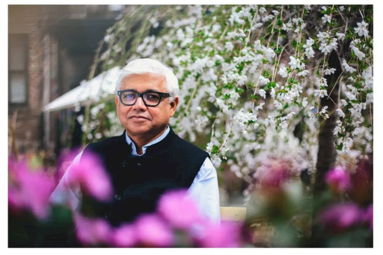 أ Amitav Ghosh يحصل على جائزة إراسموس لعام 2024